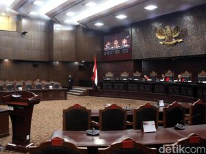 Sidang UU KPK Baru: Presiden Jokowi Belum Siap Berikan Keterangan, DPR Absen