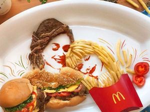 Keren! Bermodal Makanan Cepat Saji, Seniman Ini Bikin Karya Mengagumkan Keren! Bermodal Makanan Cepat Saji, Seniman Ini Bikin Karya Mengagumkan