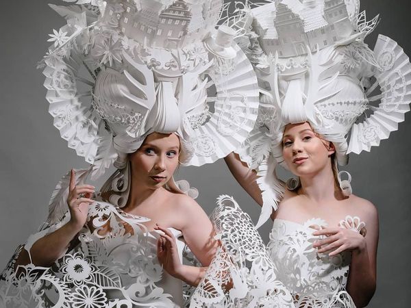 Foto-foto Wig Kertas Ini Dijamin Bikin Kamu Terpukau