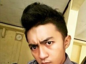 Polisi Ini Berseragam Tapi Berambut Mohawk