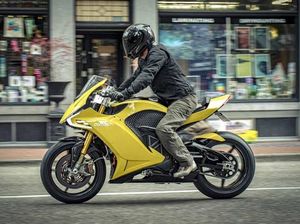 Tampang Mirip Ducati, Motor Listrik Ini Bisa Melaju 320 Km/Jam