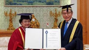 Megawati Raih Gelar Doktor HC Universitas Soka Tokyo