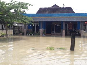 Bendungan Jebol Picu Banjir Grobogan, Ganjar: Perbaikan Tahun Depan Bendungan Jebol Picu Banjir Grobogan, Ganjar: Perbaikan Tahun Depan