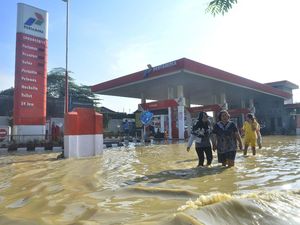 SPBU Hingga Kantor Kepala Desa Terendam Banjir di Grobogan