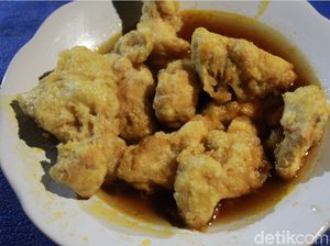 Gurih Ayam Gohyong dan Malaya dengan Porsi Royal Gurih Ayam Gohyong dan Malaya dengan Porsi Royal