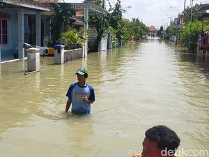 Kali Lamong Meluap, Rendam Rumah Warga di Gresik