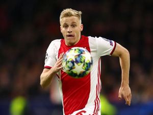 Syukurlah MU Cepat Amankan Van De Beek