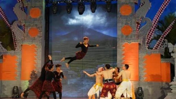 Pertunjukan Gayatri di Trans Studio Bali
