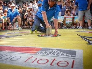 Festival Unik Bulan Januari: Balap Kecoak!