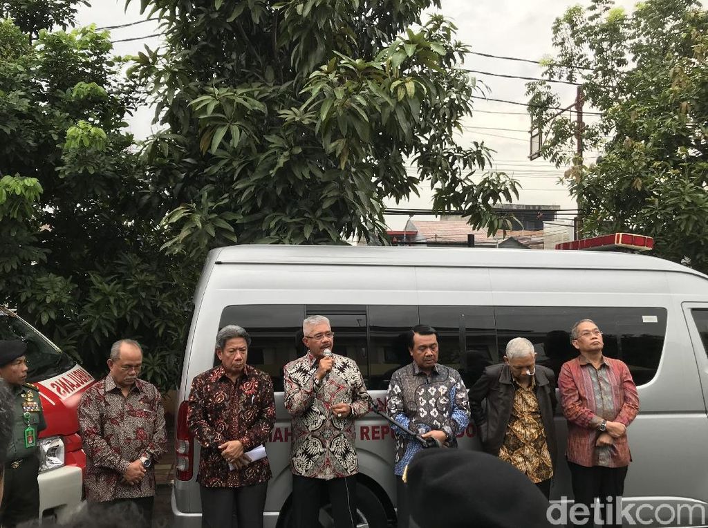 MA Bantu Pegawai Pengadilan Se-Jabodetabek yang Kebanjiran MA Bantu Pegawai Pengadilan Se-Jabodetabek yang Kebanjiran