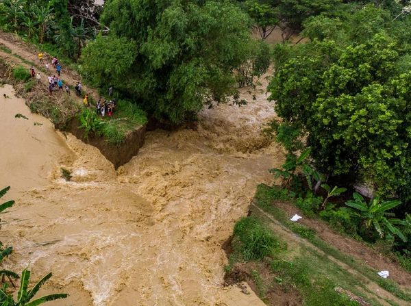 Tanggul Sungai Tuntang Jebol Ratusan Rumah di Demak Terendam