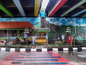 Santai Sejenak di Bale Joglo Jakbar