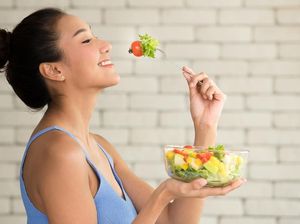 Terbaru! Tren Diet Sirtfood Klaim Bisa Turunkan Berat Badan dalam 7 Hari Terbaru! Tren Diet Sirtfood Klaim Bisa Turunkan Berat Badan dalam 7 Hari