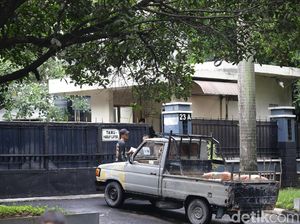 Suasana Rumah Dinas Komisioner KPU yang Diciduk KPK Suasana Rumah Dinas Komisioner KPU yang Diciduk KPK