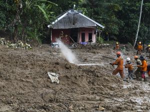 Kerugian Infrastrukur Akibat Banjir-Longsor di Lebak Rp 85 Miliar Kerugian Infrastrukur Akibat Banjir-Longsor di Lebak Rp 85 Miliar
