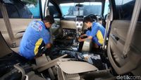 Mobil-mobil Korban Banjir Diperbaiki