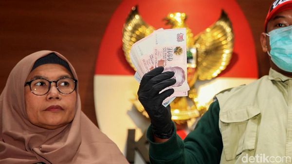 KPK Tunjukkan Uang Suap Komisioner KPU Wahyu Setiawan