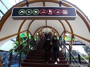 Asyik,.. JPO Pasar Minggu Sudah Bisa Dipakai Lagi