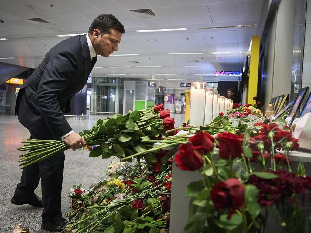 Presiden Ukraina Pastikan Penyebab Jatuhnya Pesawat di Iran Akan Terungkap