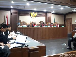 Eks Direktur Garuda Mengaku Dicopot Usai Tolak Proposal Rolls-Royce