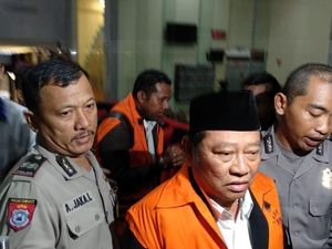Diperiksa KPK Sebagai Tersangka, Bupati Sidoarjo Tetap Bantah Terima Suap Diperiksa KPK Sebagai Tersangka, Bupati Sidoarjo Tetap Bantah Terima Suap