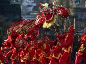 Atraksi Barongsai Siap Meriahkan Imlek di Skotlandia Atraksi Barongsai Siap Meriahkan Imlek di Skotlandia