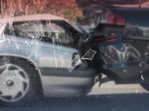 Viral Yaris Tabrak Sejumlah Kendaraan di SPBU Gejayan Viral Yaris Tabrak Sejumlah Kendaraan di SPBU Gejayan