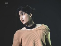 Deretan Gaya Seksi Kai EXO Pakai Crop Top, Bikin Fans Histeris