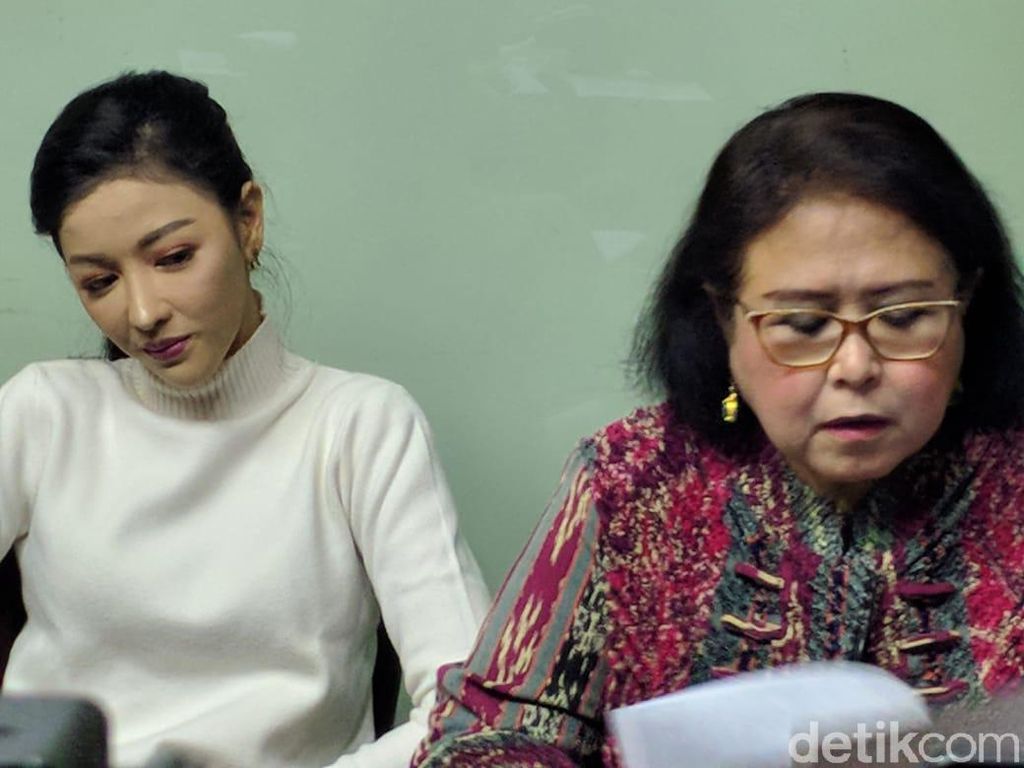Alasan Siwi Sidi Cabut Laporan soal Tudingan Gundik: Capek, Ganggu Kerja Alasan Siwi Sidi Cabut Laporan soal Tudingan Gundik: Capek, Ganggu Kerja