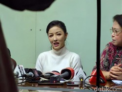 Gara-gara Tuduhan Gundik, Pramugari Siwi Dipanggil Garuda Indonesia