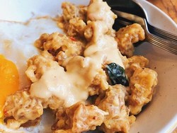 Jajan Hidangan Berlumur Saus Salted Egg yang Masih Booming di 2020