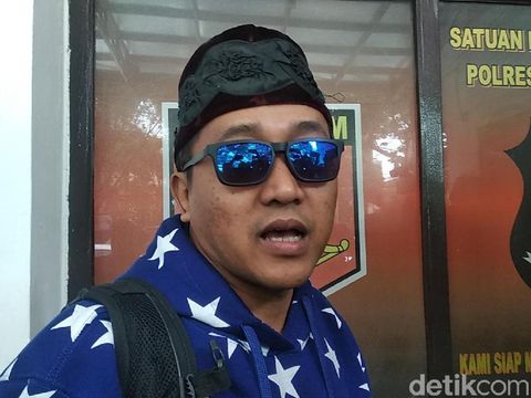 Teddy Akhirnya Muncul, Klarifikasi Perhiasan Lina Hilang Hanya Rp179 Juta