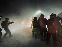 Turis Terjebak Badai Salju di Islandia: Seperti Mau Mati