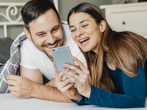 3 Pilihan Posisi Bercinta yang Bisa Bunda Coba Sambil Duduk