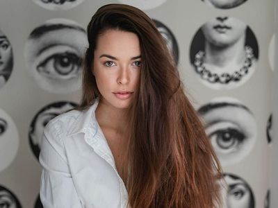 Melihat Wajah Asli 10 Ratu Kecantikan yang Tampil Polos Tanpa Makeup