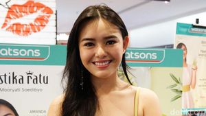 Senyum Manis Amanda Manopo yang Makin Dewasa