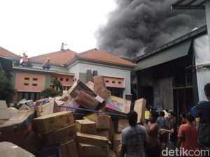 Kebakaran Toko Mainan di Jombang Diduga Korsleting Listrik