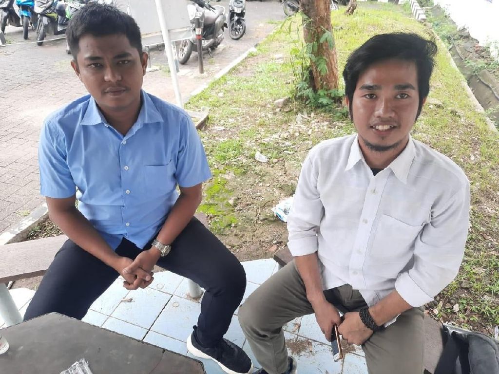 Kenalkan! Ini 2 Mahasiswa UKI yang Berani Gugat ke MK soal Tilang Lampu Motor Kenalkan! Ini 2 Mahasiswa UKI yang Berani Gugat ke MK soal Tilang Lampu Motor