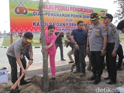 Polda Riau-Kepri Laksanakan Gerakan Tanam Pohon Serentak