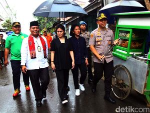 Dua Anggota DPR Termuda Tinjau Lokasi Terdampak Banjir