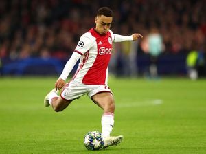 Buntut Ketegangan di Iran, Bek Ajax Asal AS Ini Tinggalkan TC di Qatar Buntut Ketegangan di Iran, Bek Ajax Asal AS Ini Tinggalkan TC di Qatar