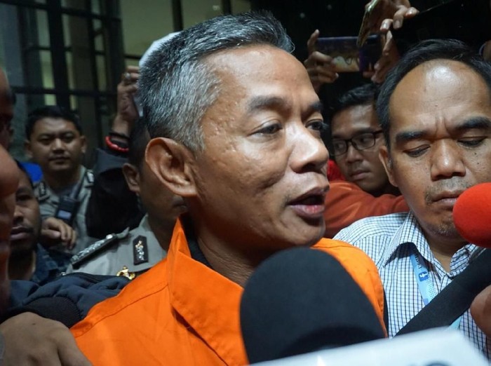 Komisioner KPU Wahyu Setiawan ditahan KPK. (Ibnu Hariyanto/detikcom)