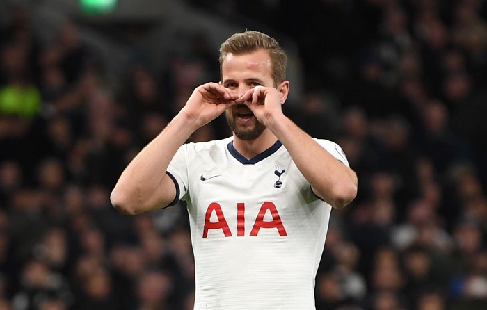 LONDON, ENGLAND - DECEMBER 22: Harry Kane of Tottenham Hotspur reacts  during the Premier League match between Tottenham Hotspur and Chelsea FC at Tottenham Hotspur Stadium on December 22, 2019 in London, United Kingdom. (Photo by Michael Regan/Getty Images)