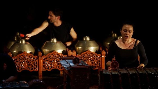 Serunya Seniman Prancis Main Gamelan di Yogyakarta