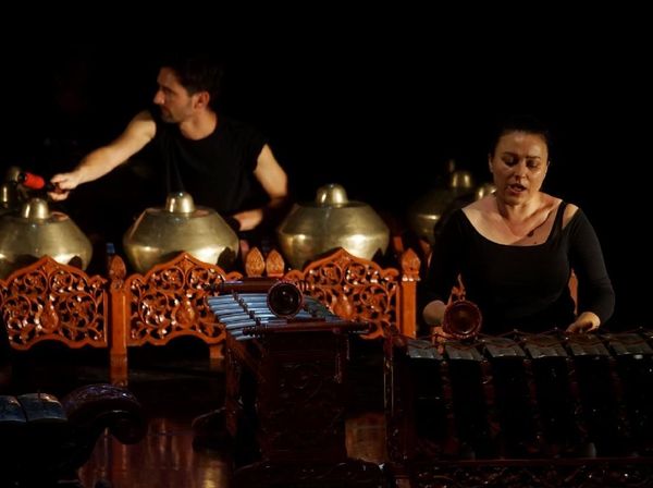 Serunya Seniman Prancis Main Gamelan di Yogyakarta