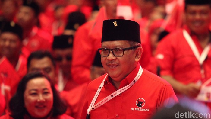 Rapat kerja nasional (Rakernas) sekaligus perayaan Hut PDIP Perjuangan ke-47 digelar di JIEXpo Kemayoran, Jakarta Pusat. Rakernas dibuka oleh Ketua Umum PDIP Megawati Soekarnoputri.