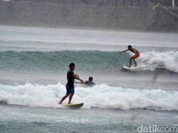 Awas Gelombang Tinggi, Ini Titik Larangan Berenang di Pangandaran