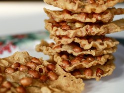 Cara Membuat Peyek yang Renyah, Gurih, dan Tidak Keras