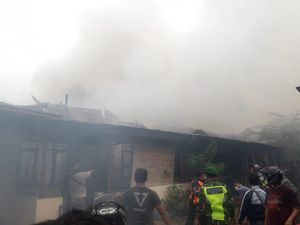 14 Rumah di Kawasan Asrama Polisi Wisma Segara Balikpapan Kebakaran