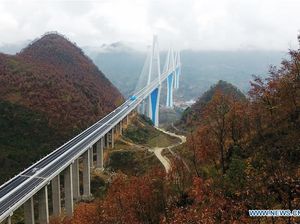 Menengok Megahnya Jembatan Tertinggi di Dunia